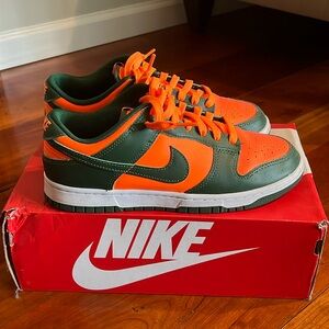 Men’s Nike Low Dunks Miami Hurricanes - size 8